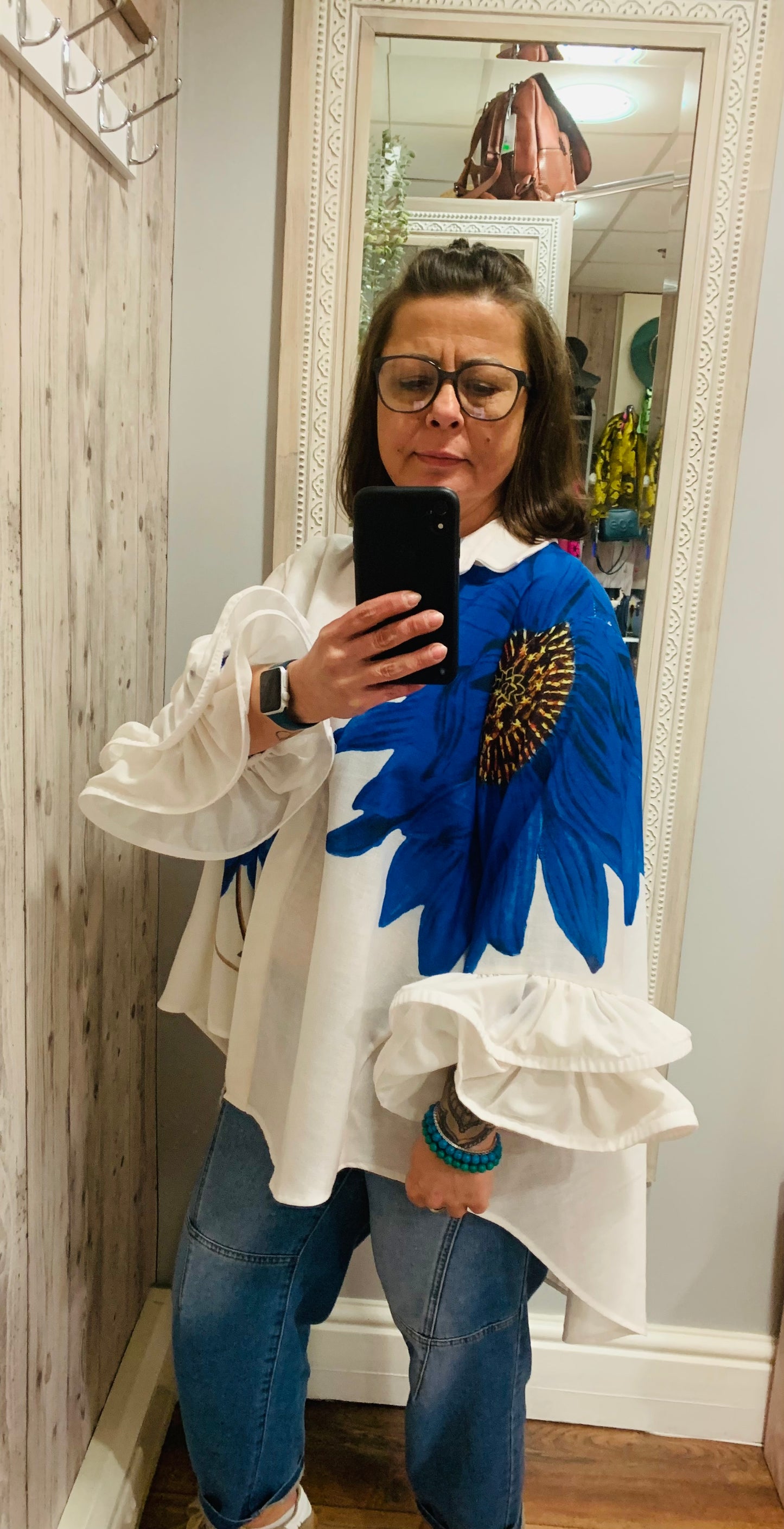 Flowery ruffle sleeves shirt