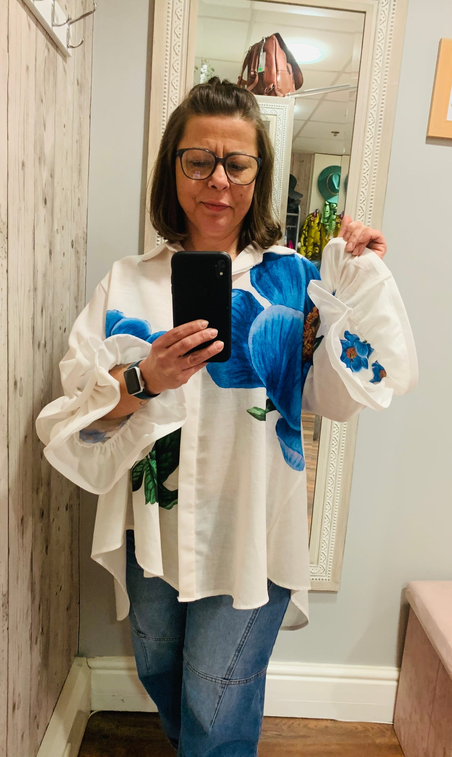 Flowery ruffle sleeves shirt