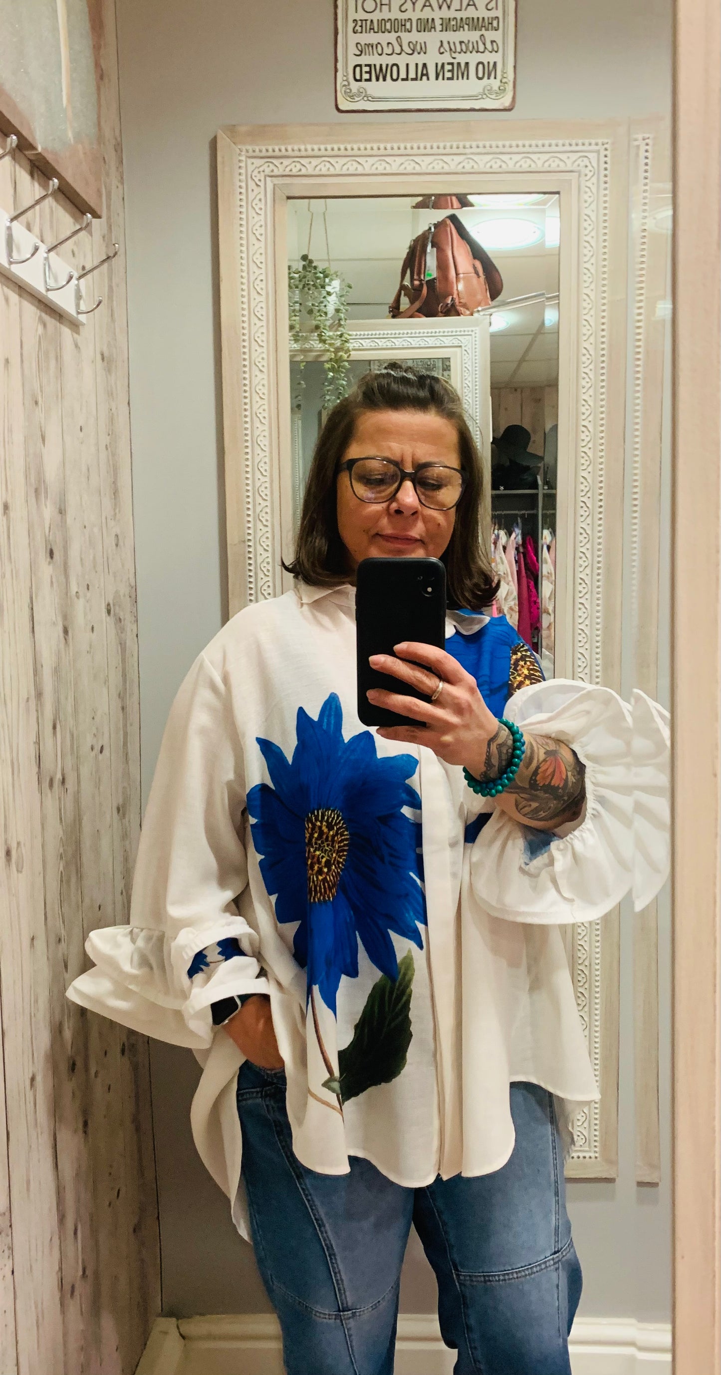 Flowery ruffle sleeves shirt