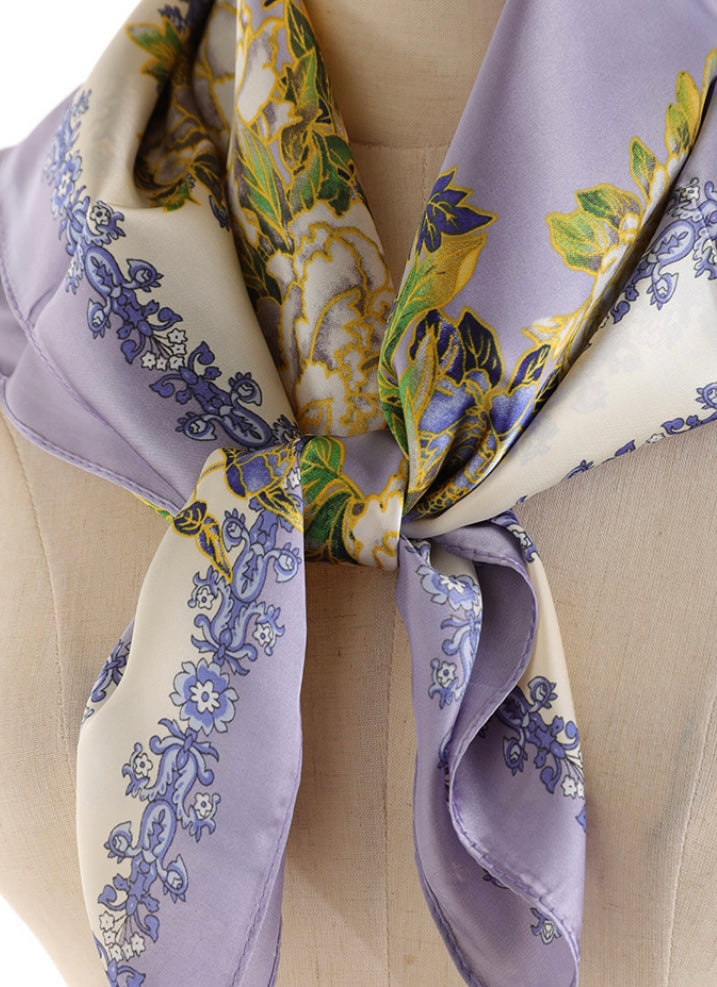 Patterned foulard.