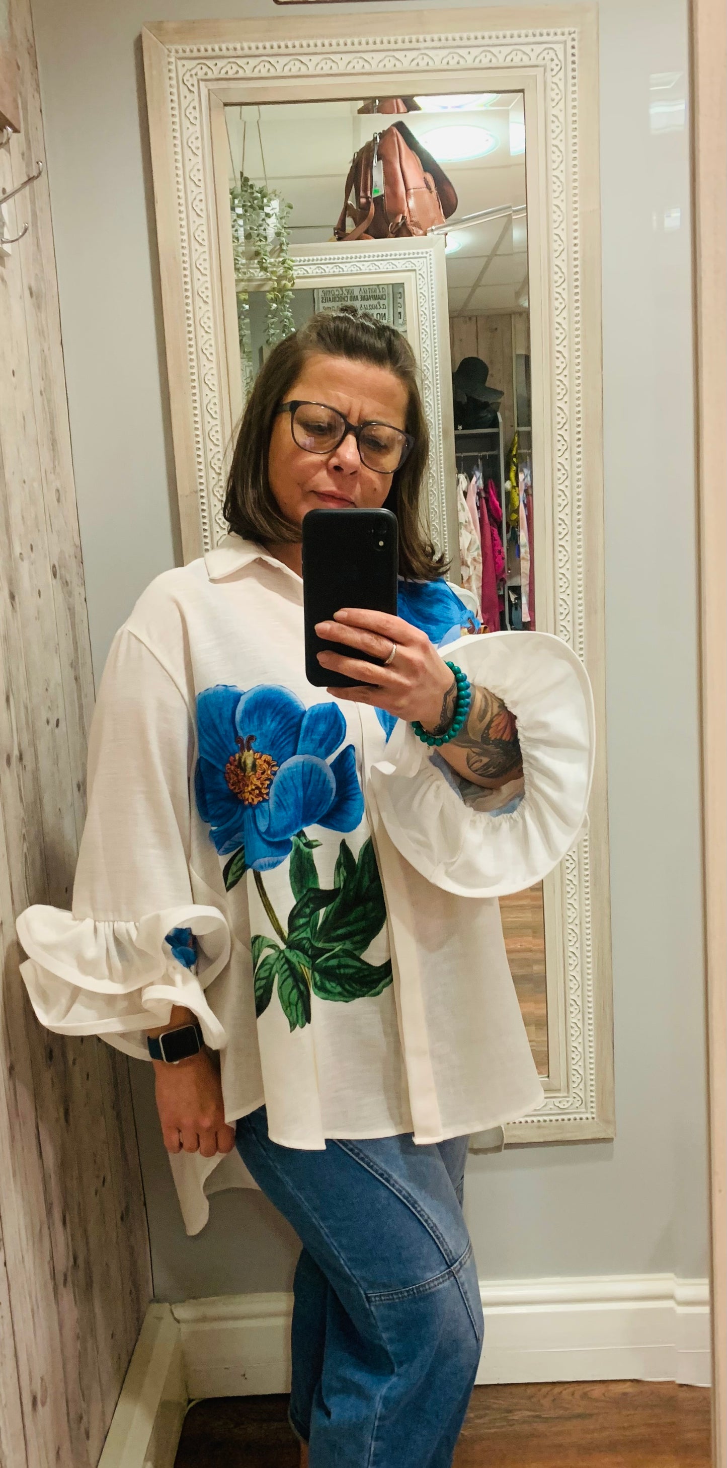 Flowery ruffle sleeves shirt