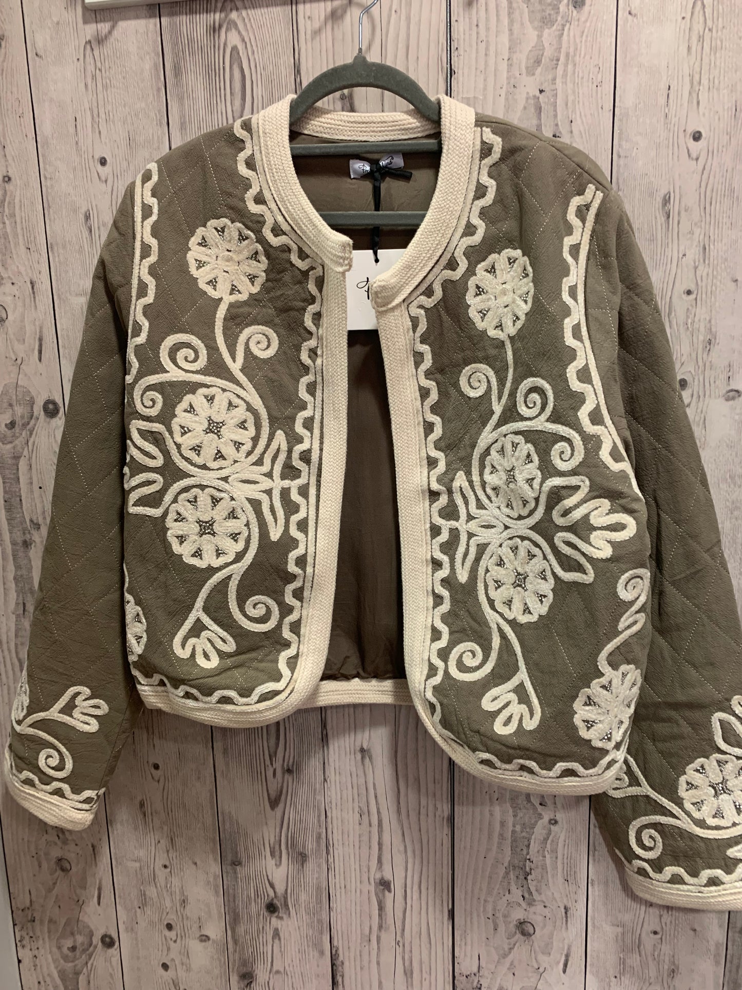 EMBROIDERY DETAIL JACKET